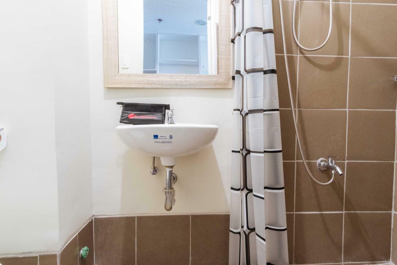 Reddoorz Premium @ Vista Heights Legarda Hotell Manila Eksteriør bilde