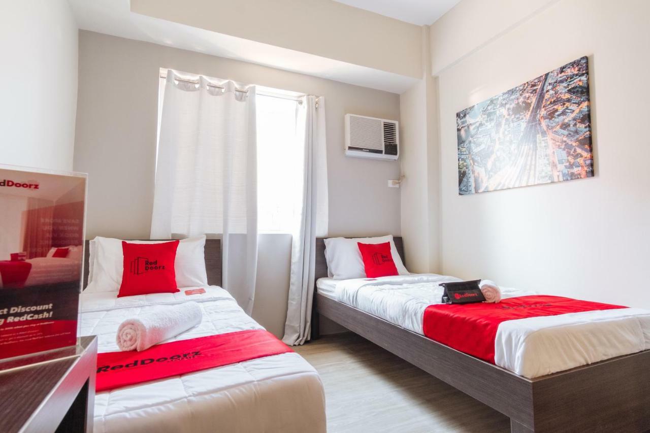 Reddoorz Premium @ Vista Heights Legarda Hotell Manila Eksteriør bilde